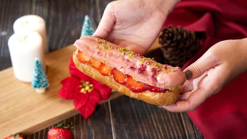 紅寶石草莓閃電泡芙｜NT $235