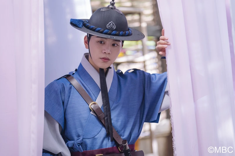 金宇錫飾演義禁府都事李信元