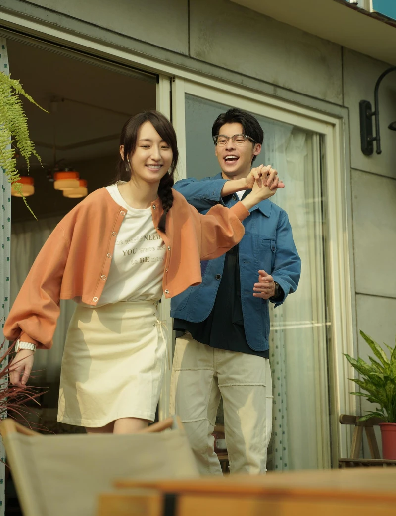 電影《想見你》李子維、黃雨萱同居十指緊扣畫面曝光