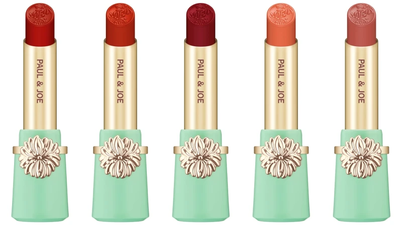 PAUL & JOE西洋菊高光持色唇膏主打色(左起)#04、#08、#11、#14、#16。 PAUL & JOE西洋菊高光持色唇膏主打色(左起)#04、#08、#11、#14、#16。