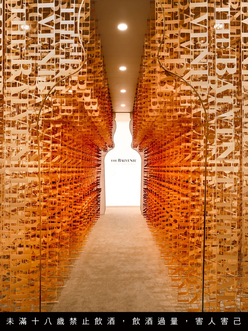 氣勢驚人的紙藝迴廊也是必拍亮點。