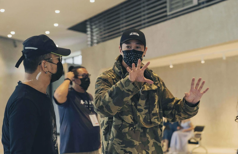 《恭請光臨曾賈府喜事》導演何潤東將現代社會的女性壓力放大，用「中年消失症」建立一個全新的世界觀