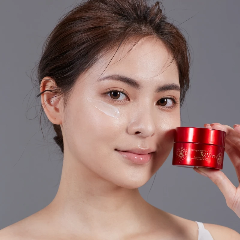 RéVive賦活晚安眼膜質地示意。
