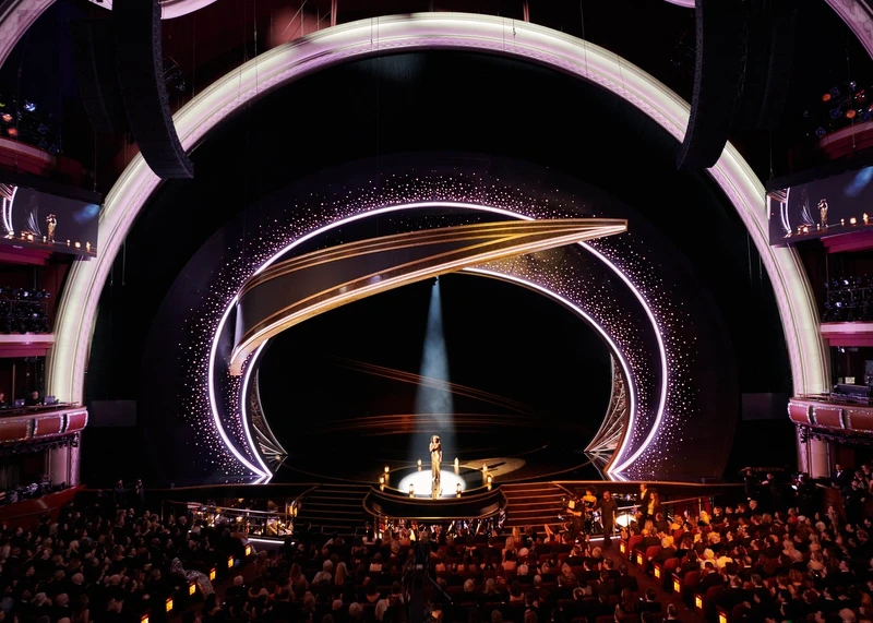 身為奧斯卡®金像獎榮譽贊助商的勞力士,多年來傾力支持電影藝術的傳承與發展,更與當代名導、巨星相互輝映、攜手譜寫電影藝術與雋永腕錶的光輝歷史。 身為奧斯卡®金像獎榮譽贊助商的勞力士,多年來傾力支持電影藝術的傳承與發展,更與當代名導、巨星相互輝映、攜手譜寫電影藝術與雋永腕錶的光輝歷史。