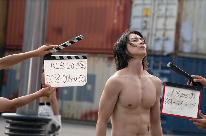 山下智久裸體演出成話題