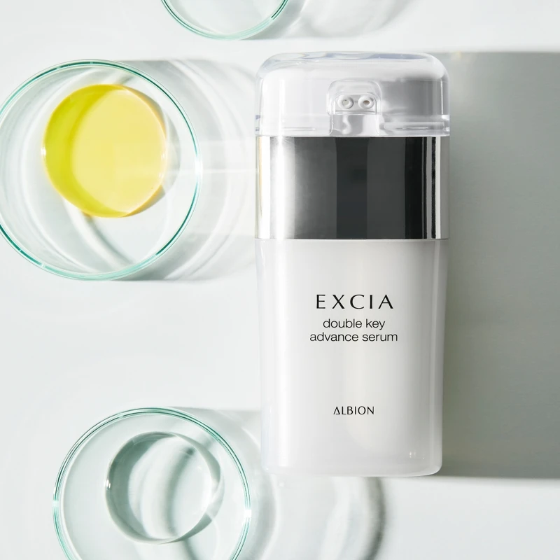 ALBION妃思雅美肌之源超酵能雙精萃情境照。 ALBION妃思雅美肌之源超酵能雙精萃情境照。