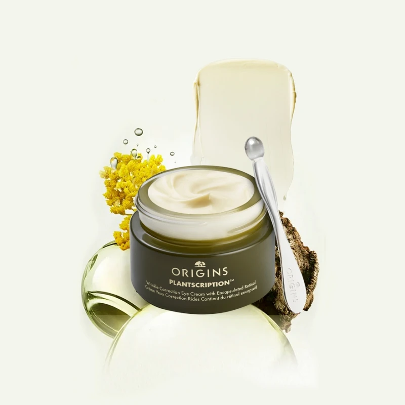 品木宣言駐顏有樹全效撫紋A醇眼霜情境照。 品木宣言駐顏有樹全效撫紋A醇眼霜情境照。