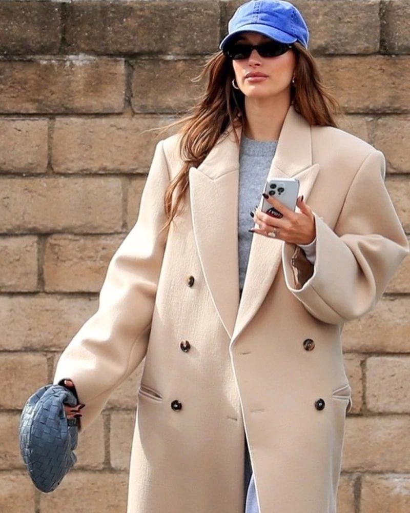 Hailey Bieber大衣穿搭 Hailey Bieber大衣穿搭