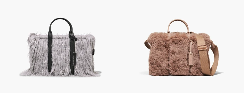 (左)星河銀毛怪版The Tote Bag托特包 NTD 20,900，(右)乾燥玫瑰粉絨毛版The Tote Bag托特包NTD 21,900。