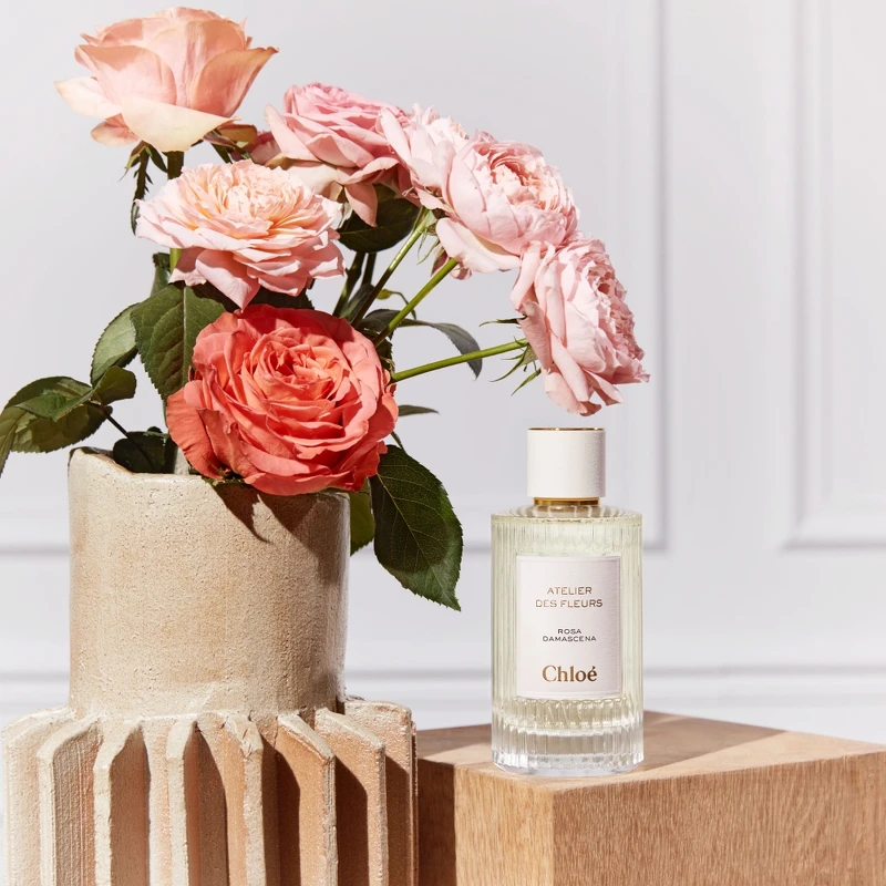 Chloé Atelier des Fleurs仙境花園香水大馬士革玫瑰之心(大馬士革玫瑰)Rosa Damascena 50ml,NT5,000、150ml,NT8,900 Chloé Atelier des Fleurs仙境花園香水大馬士革玫瑰之心(大馬士革玫瑰)Rosa Damascena 50ml,NT5,000、150ml,NT8,900