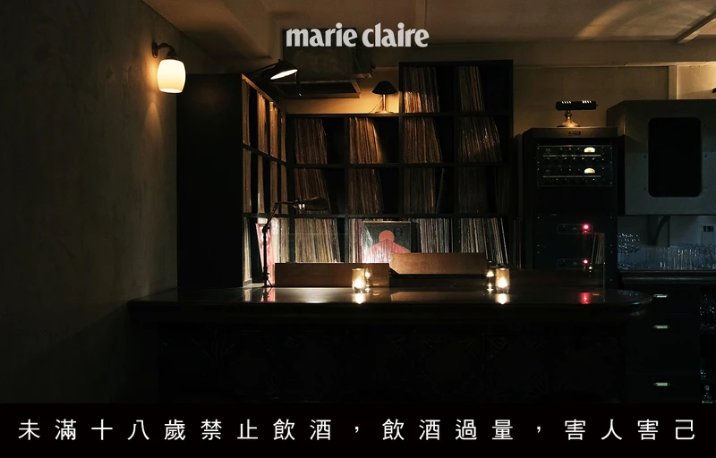 一踏進寬敞的地下空間,映入眼前的是偌大的吧台和一組銀灰色的音響,那是業界暱稱為「the silver box(日文:銀箱)」的 Altec612A 音響。 一踏進寬敞的地下空間,映入眼前的是偌大的吧台和一組銀灰色的音響,那是業界暱稱為「the silver box(日文:銀箱)」的 Altec612A 音響。