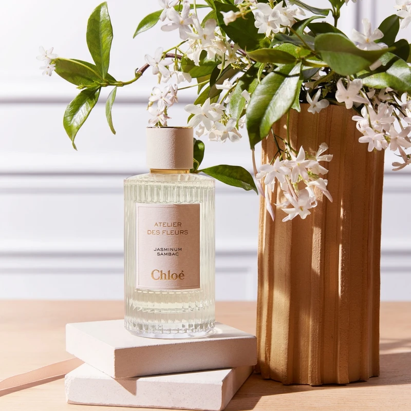 Chloé Atelier des Fleurs仙境花園香水茉莉之光(煙雨茉莉)Jasminum Sambac 50ml,NT5,000、150ml,NT8,900 Chloé Atelier des Fleurs仙境花園香水茉莉之光(煙雨茉莉)Jasminum Sambac 50ml,NT5,000、150ml,NT8,900