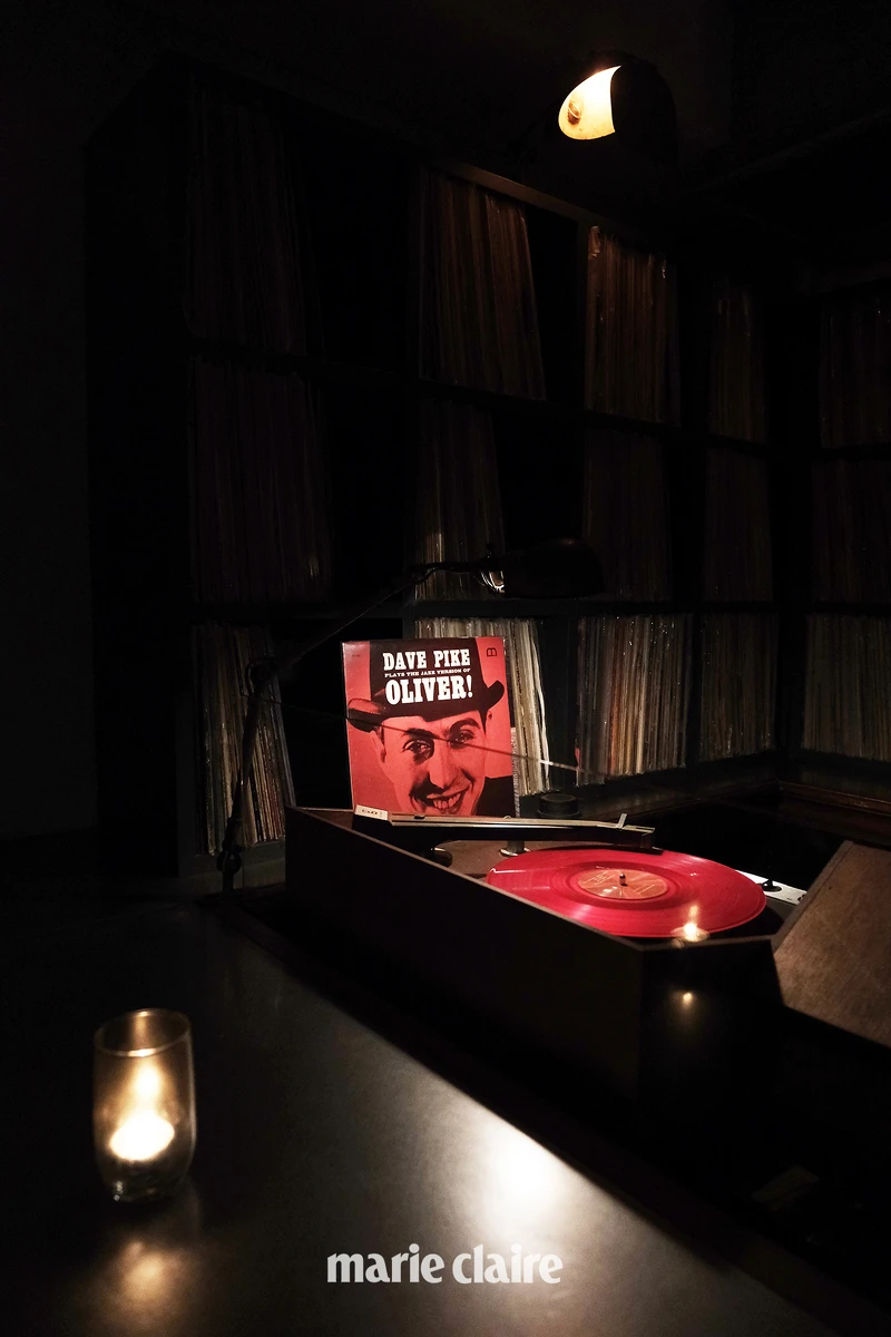 每個週末「INC COCKTAILS」會邀請不同的黑膠DJ駐場表演。 每個週末「INC COCKTAILS」會邀請不同的黑膠DJ駐場表演。