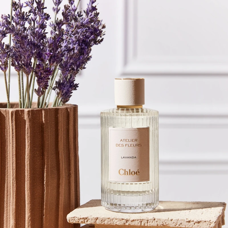 Chloé Atelier des Fleurs仙境花園香水薰衣草情人夢 Lavanda 50ml,NT5,000、150ml,NT8,900 Chloé Atelier des Fleurs仙境花園香水薰衣草情人夢 Lavanda 50ml,NT5,000、150ml,NT8,900