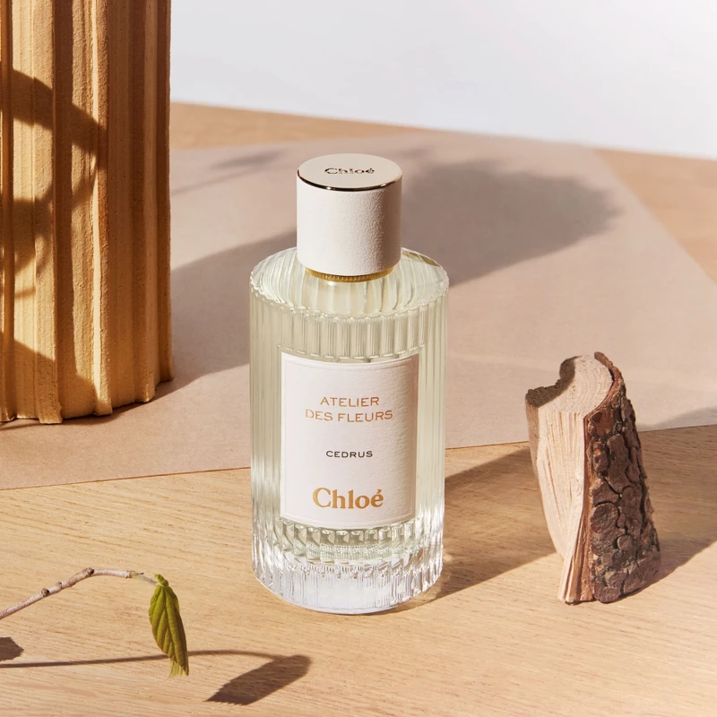 Chloé Atelier des Fleurs仙境花園香水北國雪松 Cedrus 50ml,NT5,000、150ml,NT8,900 Chloé Atelier des Fleurs仙境花園香水北國雪松 Cedrus 50ml,NT5,000、150ml,NT8,900