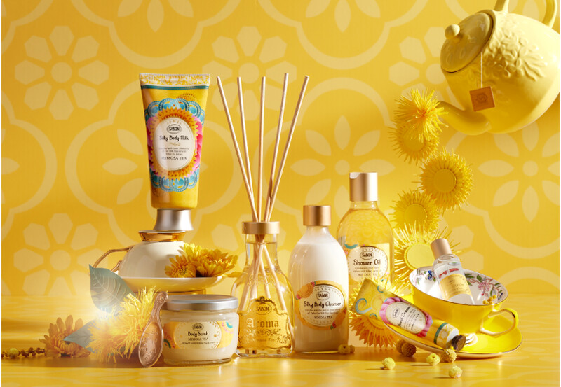 SABON茶語時光茗金合歡系列形象圖。 SABON茶語時光茗金合歡系列形象圖。