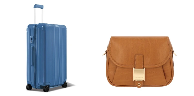 RIMOWA Essential系列霧藍色行李箱 推薦價NT34,000、CHARLES & KEITH Altea釦帶斜背包 推薦價NT2,790。 RIMOWA Essential系列霧藍色行李箱 推薦價NT34,000、CHARLES & KEITH Altea釦帶斜背包 推薦價NT2,790。