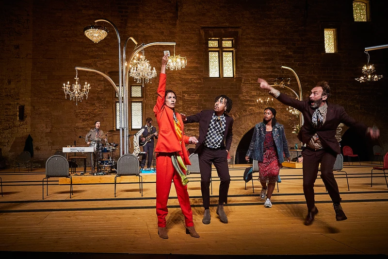 亞維儂藝術節╳提亞戈.羅提吉斯《櫻桃園》2021年演出劇照©Christophe Raynaud de Lage/Festival d_Avignon_3 亞維儂藝術節╳提亞戈.羅提吉斯《櫻桃園》2021年演出劇照©Christophe Raynaud de Lage/Festival d_Avignon_3