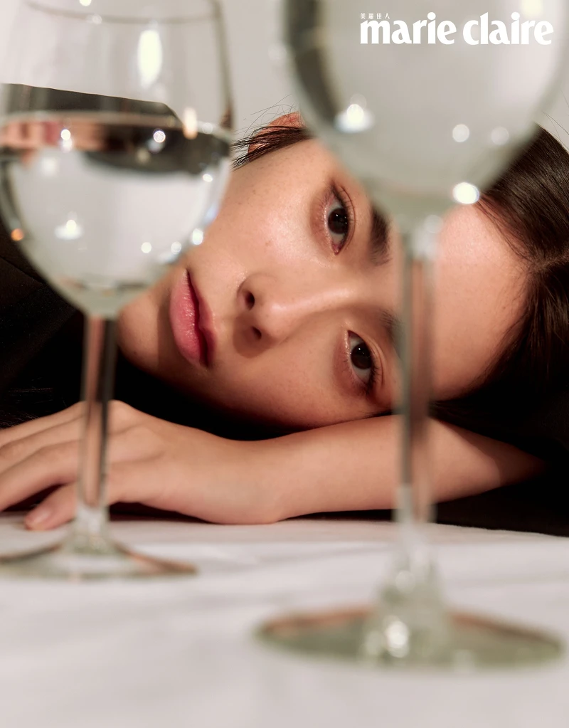 短版西裝外套,RAY CHU。 短版西裝外套,RAY CHU。