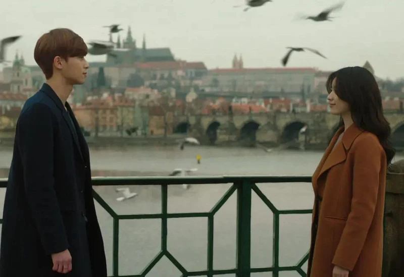 《愛上變身情人》。 《愛上變身情人》。