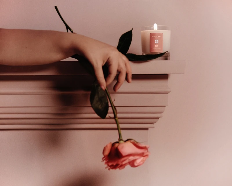 Jo Malone London 2023胭紅玫瑰香氛工藝蠟燭200g,NT2,950 Jo Malone London 2023胭紅玫瑰香氛工藝蠟燭200g,NT2,950