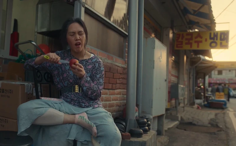 《黑暗榮耀》文母鄭美熙,朴志雅飾演 《黑暗榮耀》文母鄭美熙,朴志雅飾演