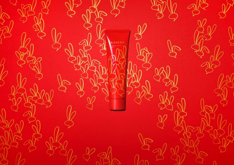 KANEBO保濕緻潤洗顏皂霜2023紅兔迎新限定包裝主視覺。