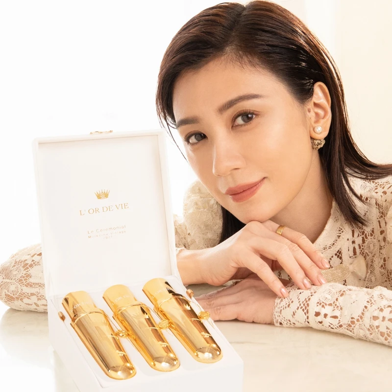 DIOR迪奧生命之源金萃系列保養大使賈靜雯與迪奧生命之源奢華金萃 2021依肯珍釀版。 DIOR迪奧生命之源金萃系列保養大使賈靜雯與迪奧生命之源奢華金萃 2021依肯珍釀版。