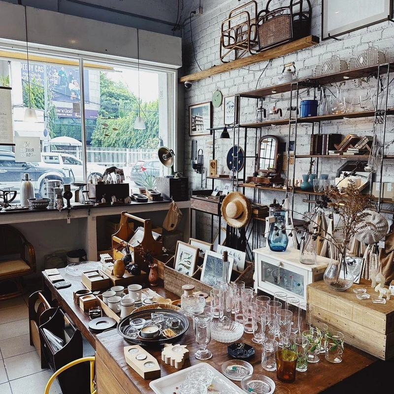 整間店的商品相當多元豐富。 整間店的商品相當多元豐富。