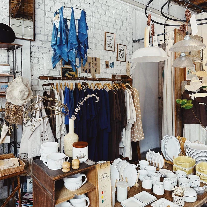 RIVERS & ROADS 。 RIVERS & ROADS 。