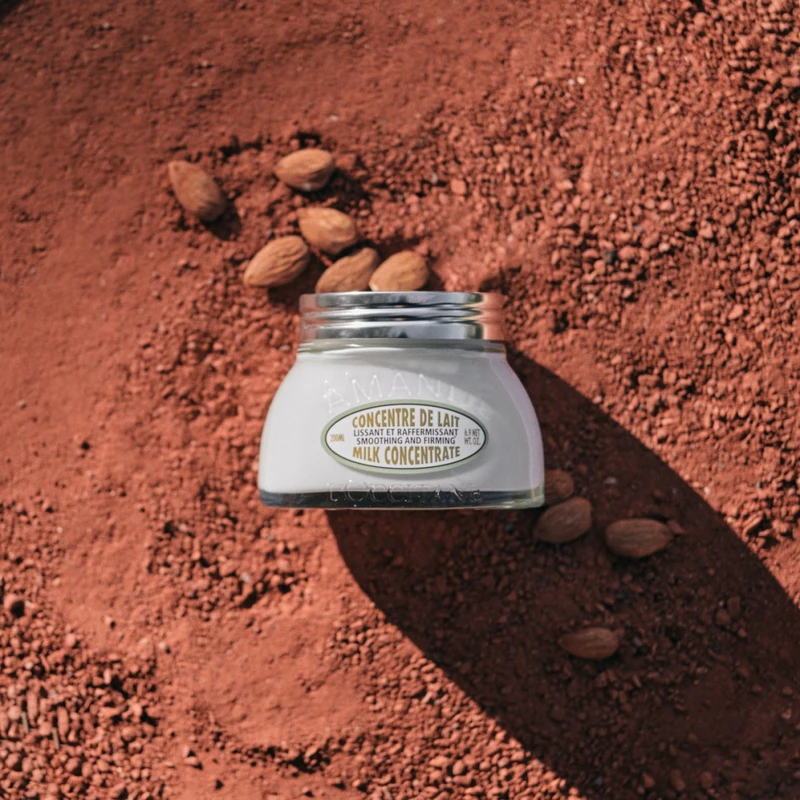 L’OCCITANE歐舒丹杏仁緊膚凝霜200ml，NT2,380