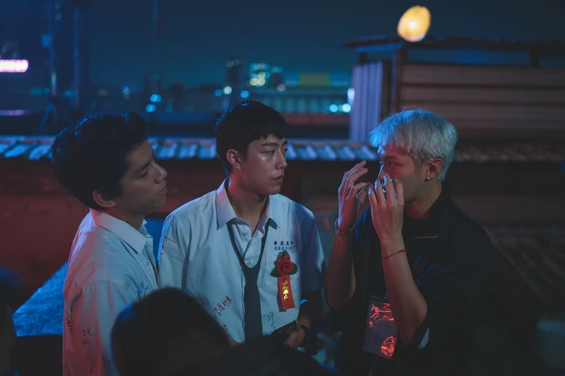 柯震東(右)首執導筒,講戲時常不自覺也演起來 柯震東(右)首執導筒,講戲時常不自覺也演起來