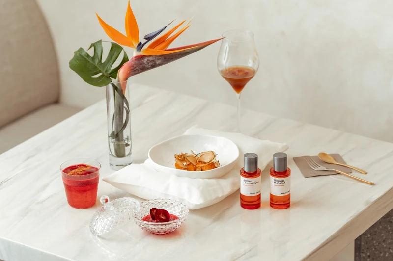 Maison Crivelli X Curious Table。 Maison Crivelli X Curious Table。