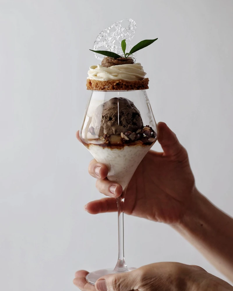 「人良 Lear more café」。 「人良 Lear more café」。