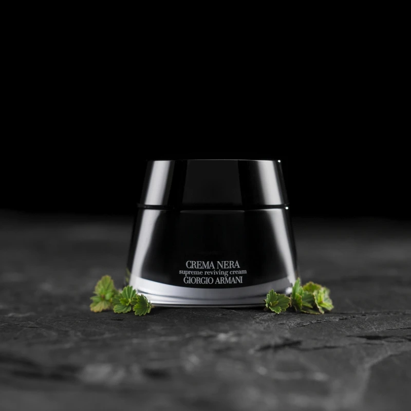 Giorgio Armani黑曜岩新生奇蹟乳霜-經典版50ml,NT15,800 Giorgio Armani黑曜岩新生奇蹟乳霜-經典版50ml,NT15,800