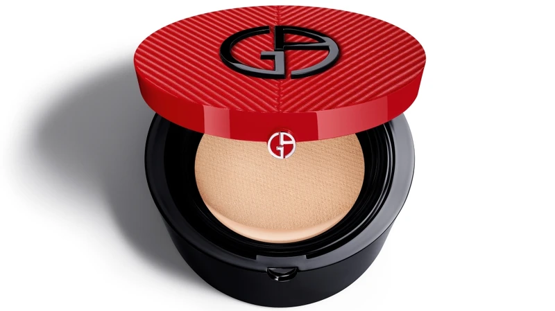 Giorgio Armani完美絲絨持久氣墊粉餅-高訂斜紋紅,NT3,300 Giorgio Armani完美絲絨持久氣墊粉餅-高訂斜紋紅,NT3,300