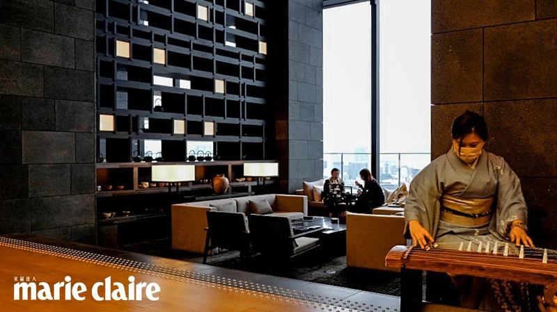 大廳每日下午都會彈奏傳統音樂迎賓 大廳每日下午都會彈奏傳統音樂迎賓