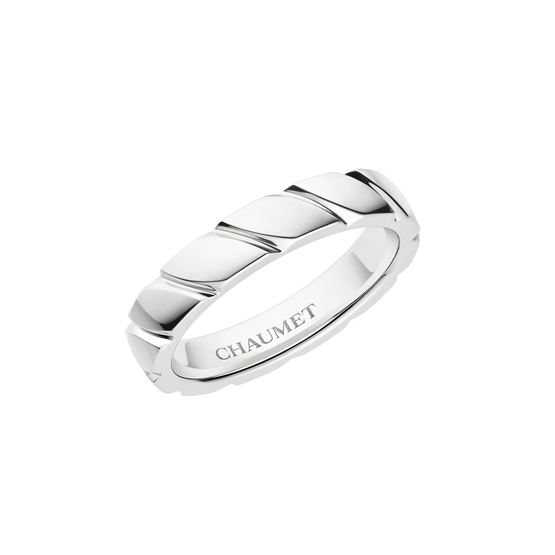 Torsade 系列鉑金戒指,Chaumet。 Torsade 系列鉑金戒指,Chaumet。