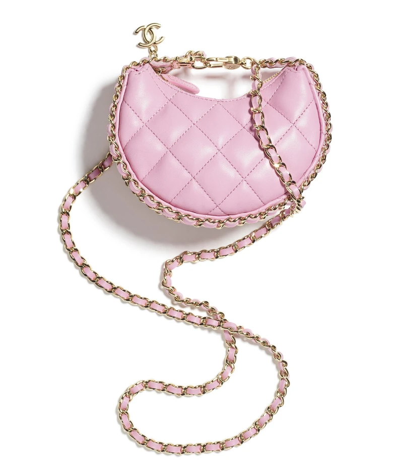 粉色皮革菱格紋皮穿鍊肩背小包,NT 120,300 粉色皮革菱格紋皮穿鍊肩背小包,NT 120,300