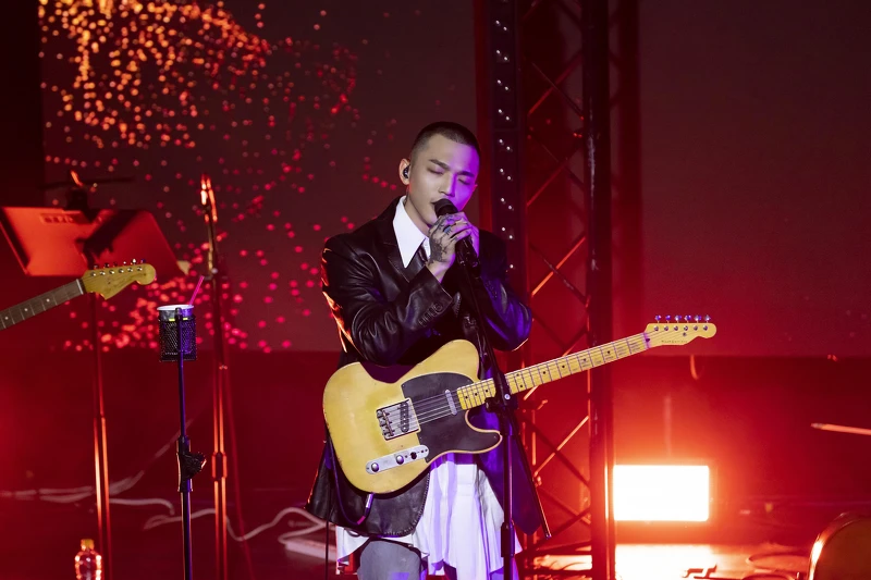 主唱蔡維澤 主唱蔡維澤