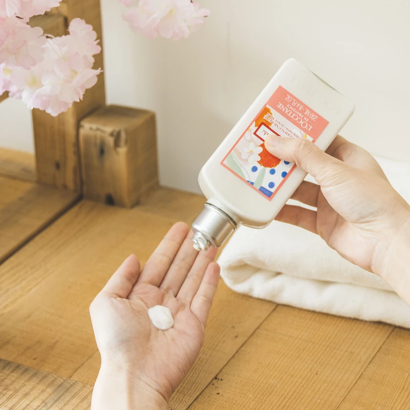 荔枝櫻花美體乳，250ml，NT. 1,280（限量）。