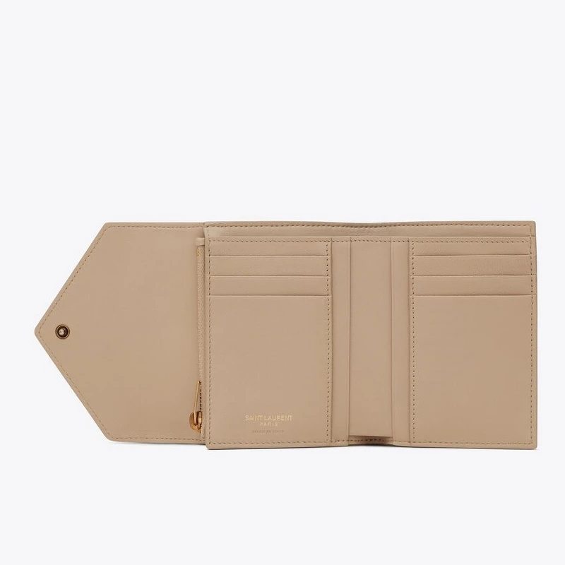 YSL GABY絎縫小羊皮小型三摺錢包，NT 25,400