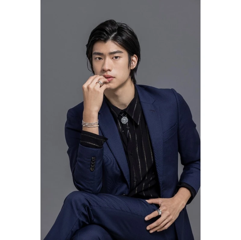 藍色調西裝外套,Paul Smith。 藍色調西裝外套,Paul Smith。