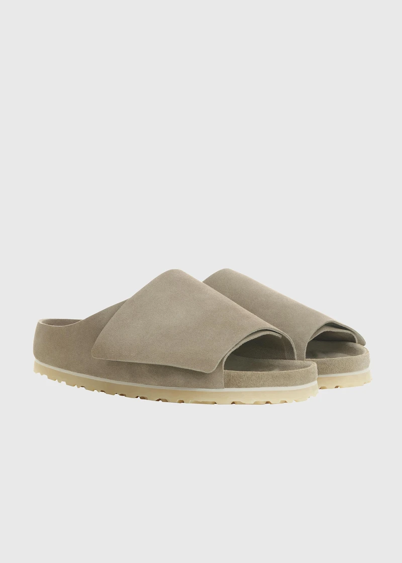 FEAR OF GOD X BIRKENSTOCK Los Feliz 絨面革拖鞋 - 大地沙色（女）NTD 14,980