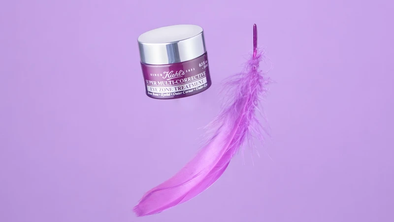 Kiehl’s契爾氏「輕脂眼霜」超進化全能新生超級眼霜情境照。 Kiehl’s契爾氏「輕脂眼霜」超進化全能新生超級眼霜情境照。