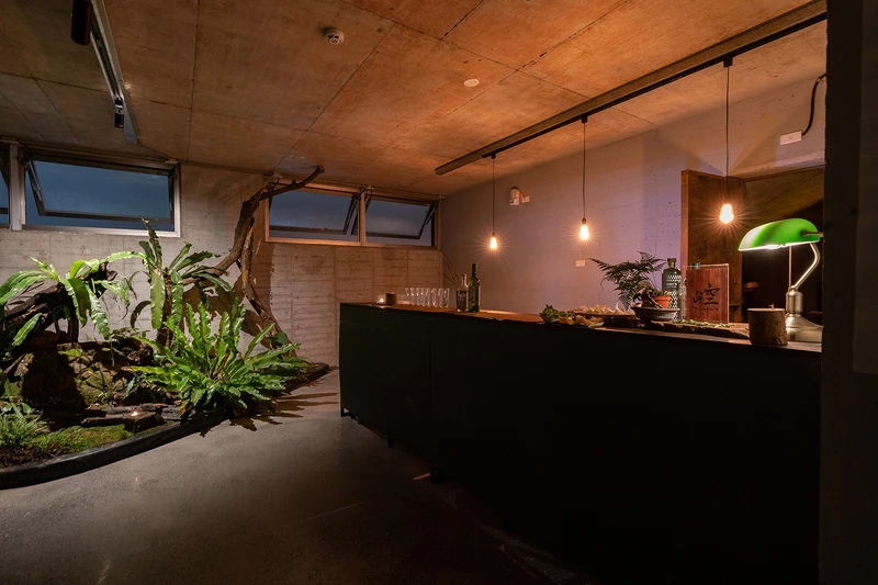 「夜光山吧」。