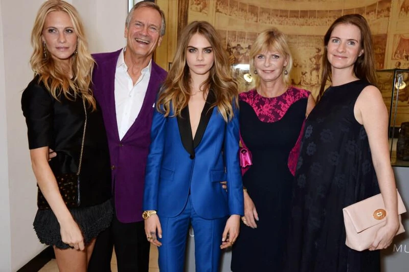 Delevingne家族_Poppy, Charles, Cara, Pandora and Chloe Delevingne Delevingne家族_Poppy, Charles, Cara, Pandora and Chloe Delevingne