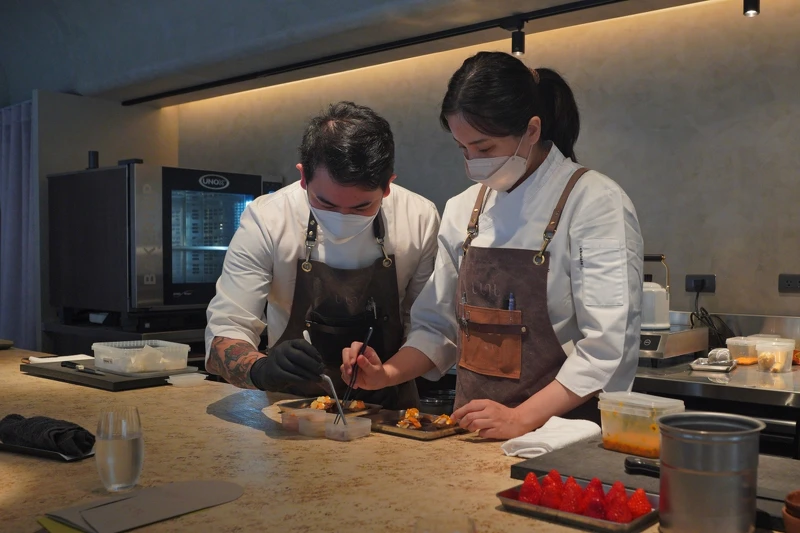 由雙主廚 Wise 與 Sylvia 為賓客服務。