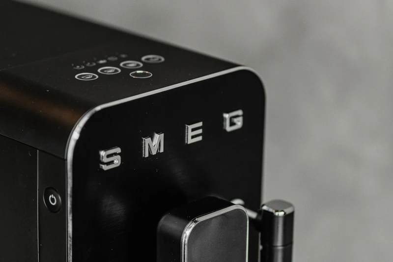 經典 Smeg 立體 Logo。 經典 Smeg 立體 Logo。