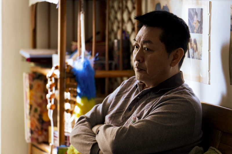 庹宗華在《關於我和鬼變成家人的那件事》飾演嚴肅且不善表達的父親角色 庹宗華在《關於我和鬼變成家人的那件事》飾演嚴肅且不善表達的父親角色